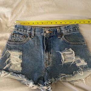 Levi’s 550 Cutoff Shorts